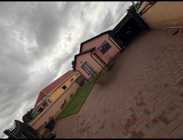 3 BEDROOM HOUSE FOR SALE IN SOSHANGUVE XX